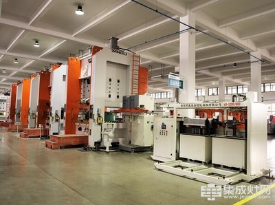 森歌“315媒体品质工厂行” 以匠心为集成灶品质保驾护航，携传输设备开创行业新篇